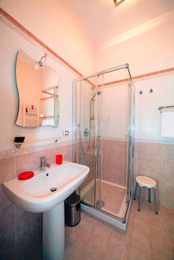 Le Rondini Bed and Breakfast Napels Buitenkant foto