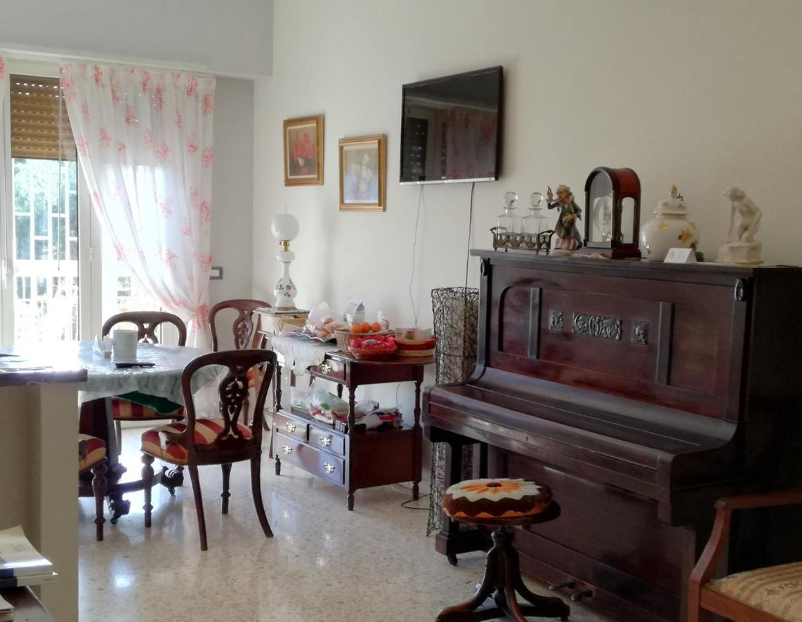 Le Rondini Bed and Breakfast Napels Buitenkant foto