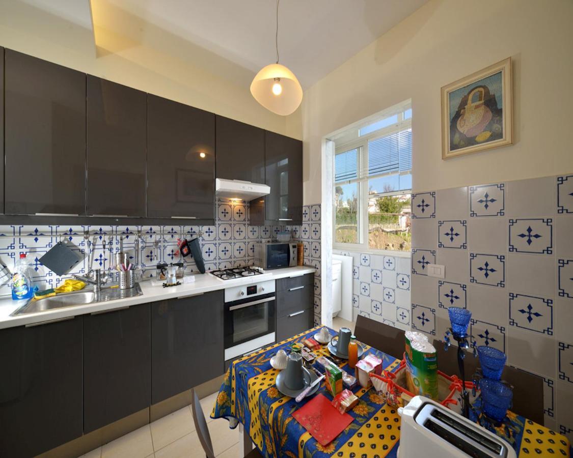 Le Rondini Bed and Breakfast Napels Buitenkant foto