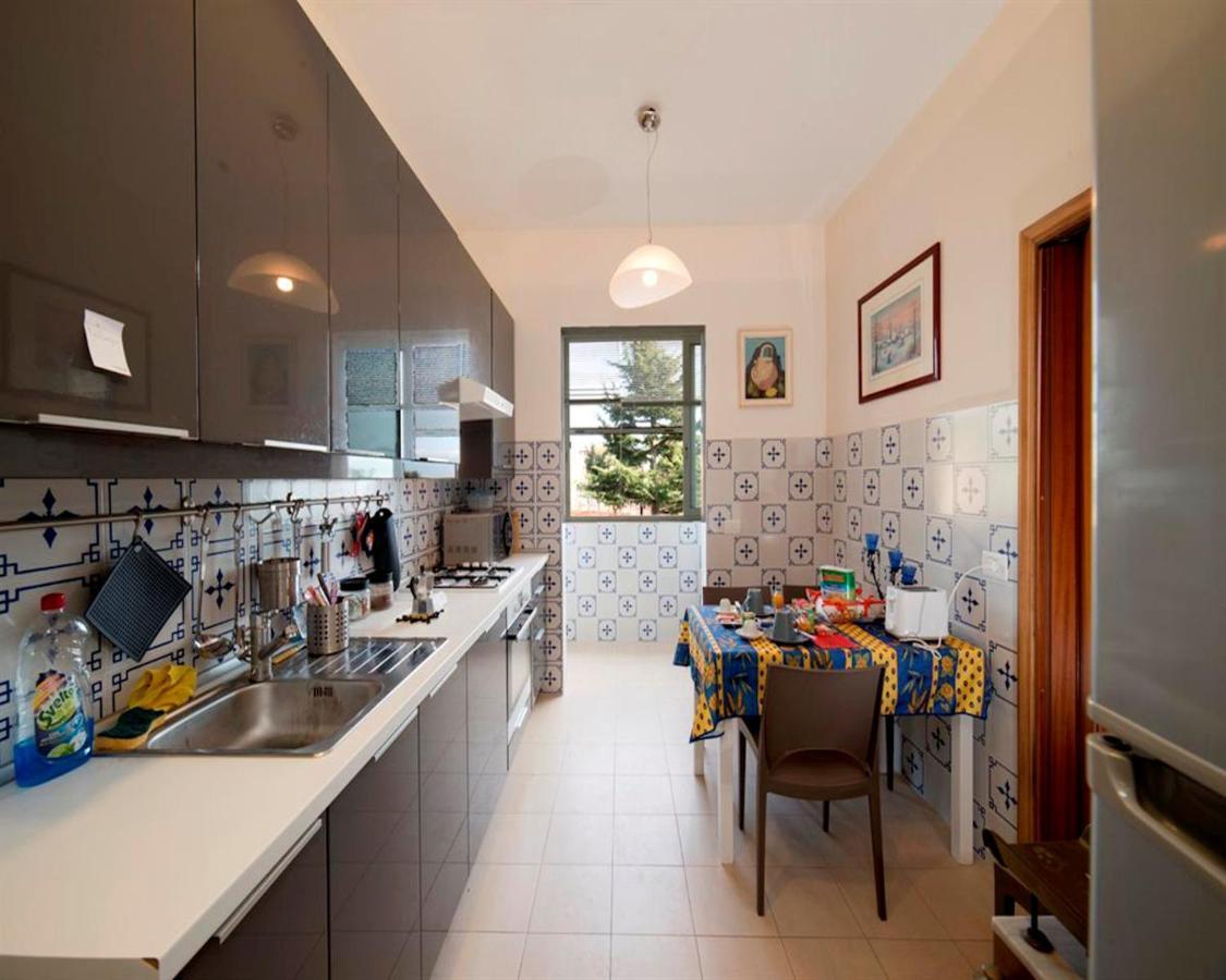 Le Rondini Bed and Breakfast Napels Buitenkant foto